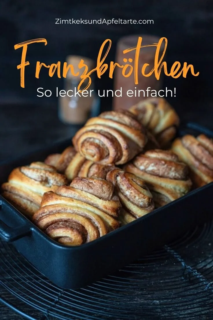 Franzbrötchen aus Hamburg frisch gebacken, das originale Hefebrötchen.