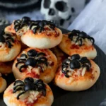 mini spinnen pizza halloween rezept 2026 07 22 001538 683x1024 1