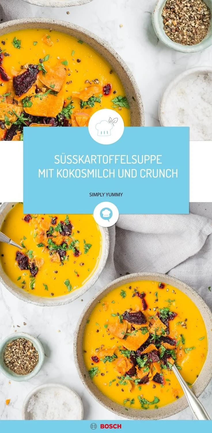 Süßkartoffelsuppe mit Kokosmilch und Crunch in einer Schüssel